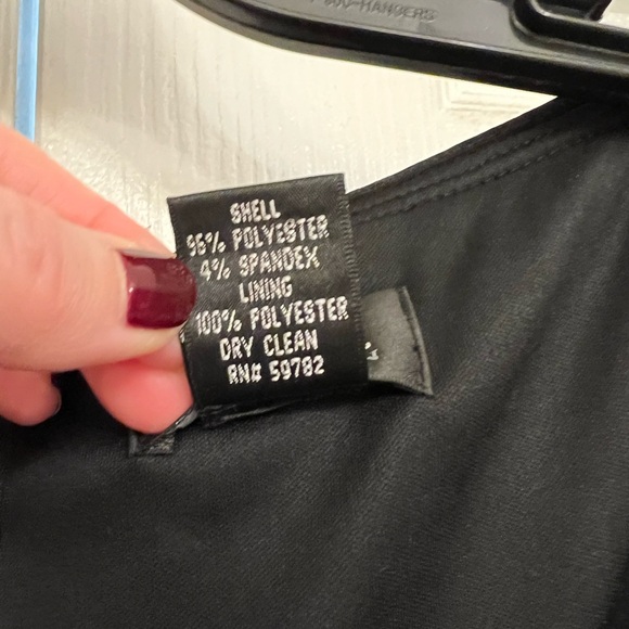 Adrianna Papell Special occasion Dresss. Size 10 black, very figure flattering - Picture 2 of 5